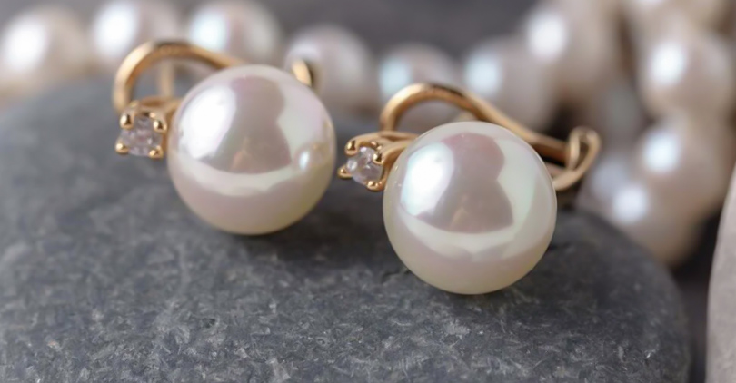 How to Clean Pearl Earrings-2